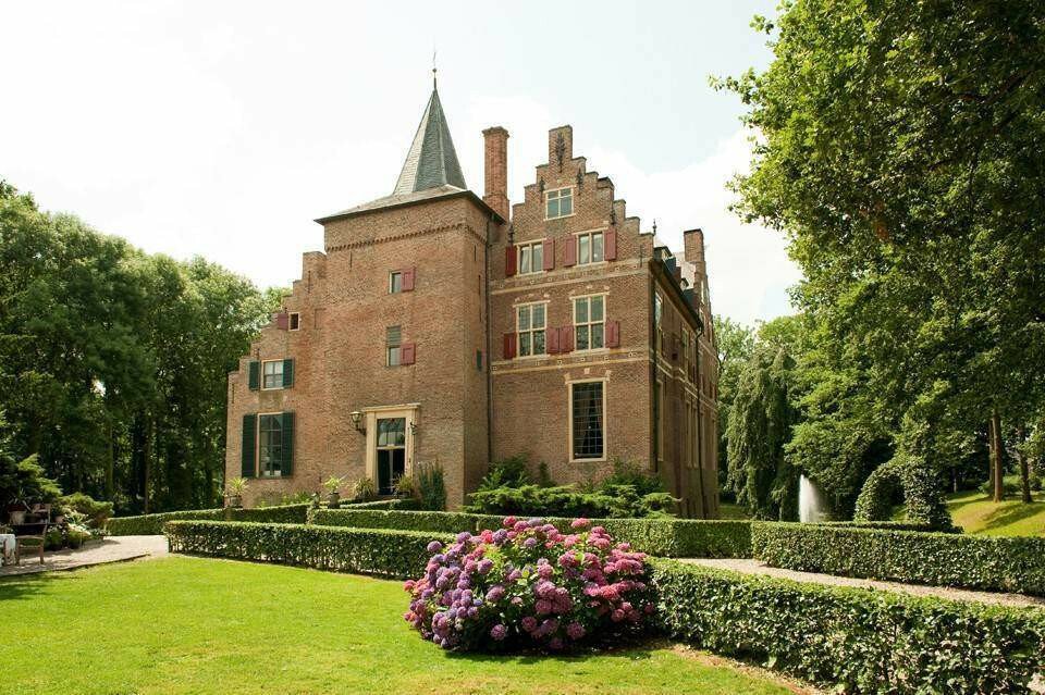Feestelijk gesloten
